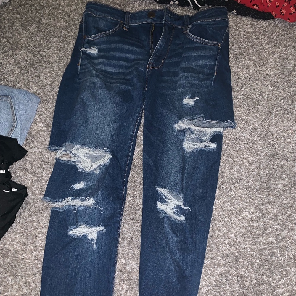 American eagle ripped jeans